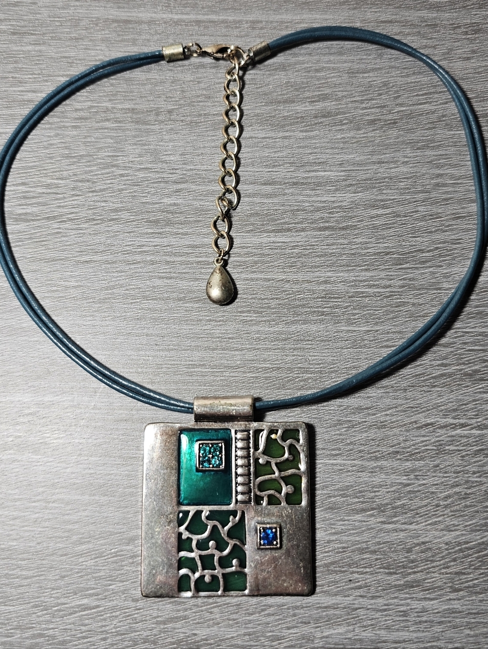 🌼 3 For $10 🌼 Vintage Chico's Teal Square Pendant Necklace
